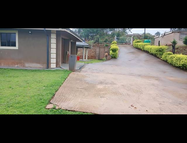 4 BEDROOM FREESTANDING FOR SALE IN SWEETWATERS